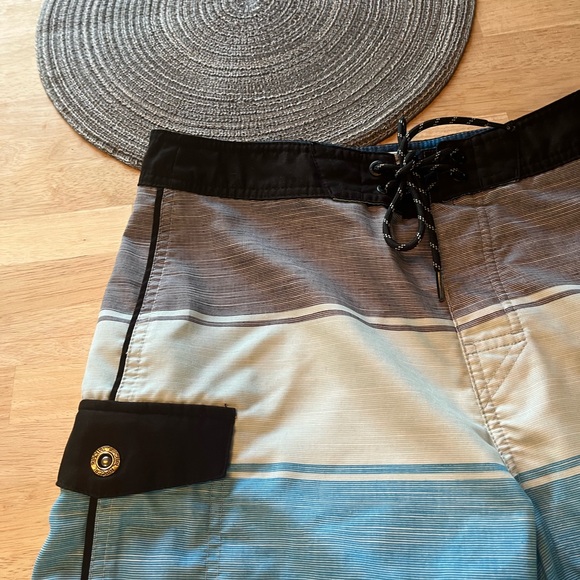 Rip curl swim trunks - Picture 6 of 11